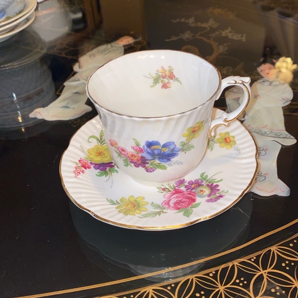Vintage Fine Bone China Oakley China Ltd. made in England teacup and saucer